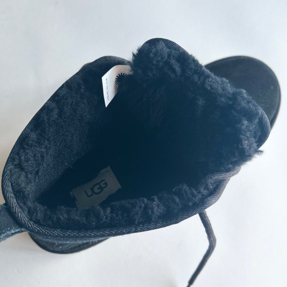 UGG Black Suede Sheepskin Leather Lining Lace Up Ankle Boots size 10 - Picture 11 of 16